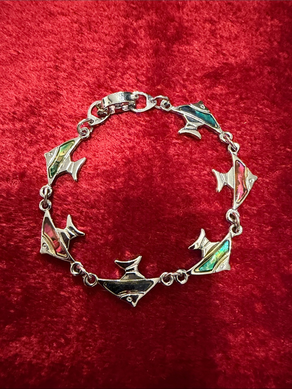 Fish multicolor silver tone bracelet like new 5.75” faux abalone